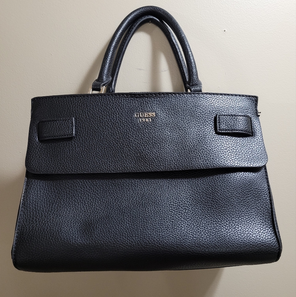 Guess Purse in black